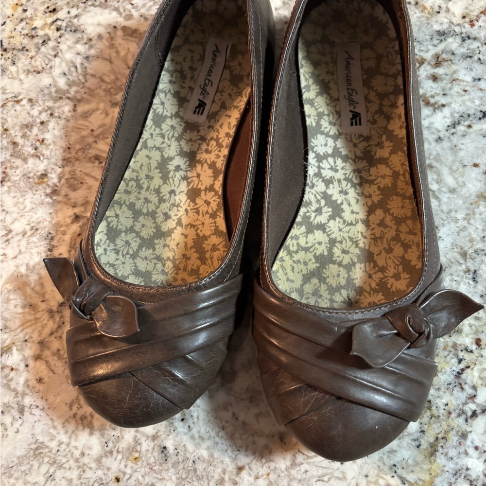 American Eagle Outfitters Taupe Bow Flats